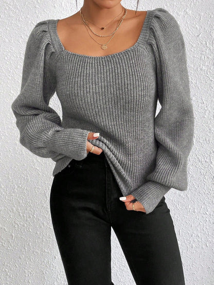 Soldea - Grauer monochromer Pullover mit quadratischem Ausschnitt