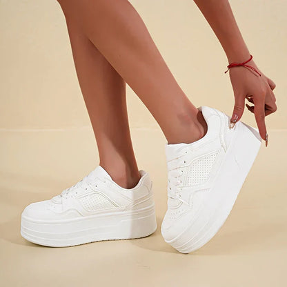 Becca - modische Plateau-Sneaker mit bequemer Passform für einen trendigen und sportlichen Look