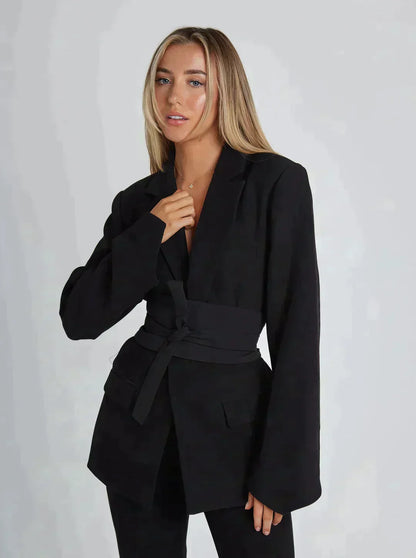 Leilani - elegant ausgestattet Blazer mit Taillenband für a anspruchsvollen und modernen Aussehen