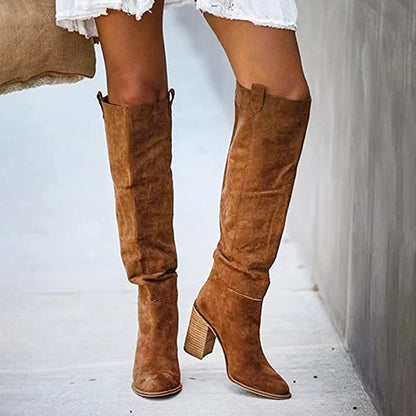 Sienna - Stiefel mit hohem Blockabsatz aus Wildleder für einen Boho-Chic und bequemen Look