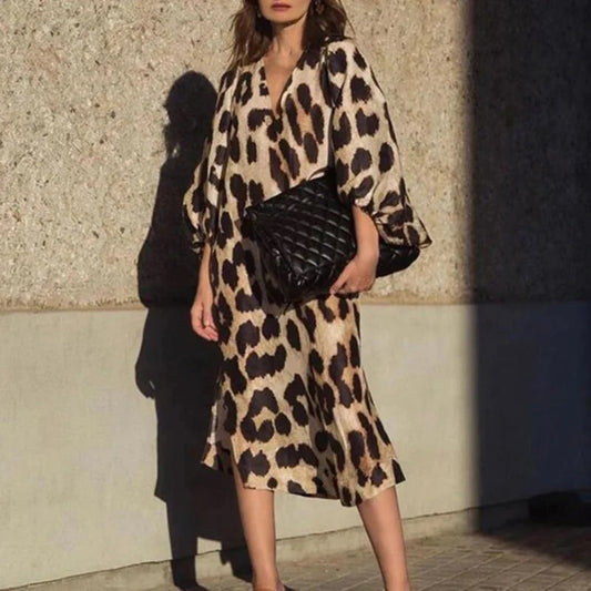 Hazel - luftiges Kleid mit V-Ausschnitt und Leopardenmuster für Frauen