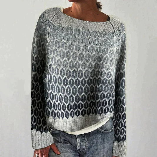 Emma - grauer Pullover mit Details