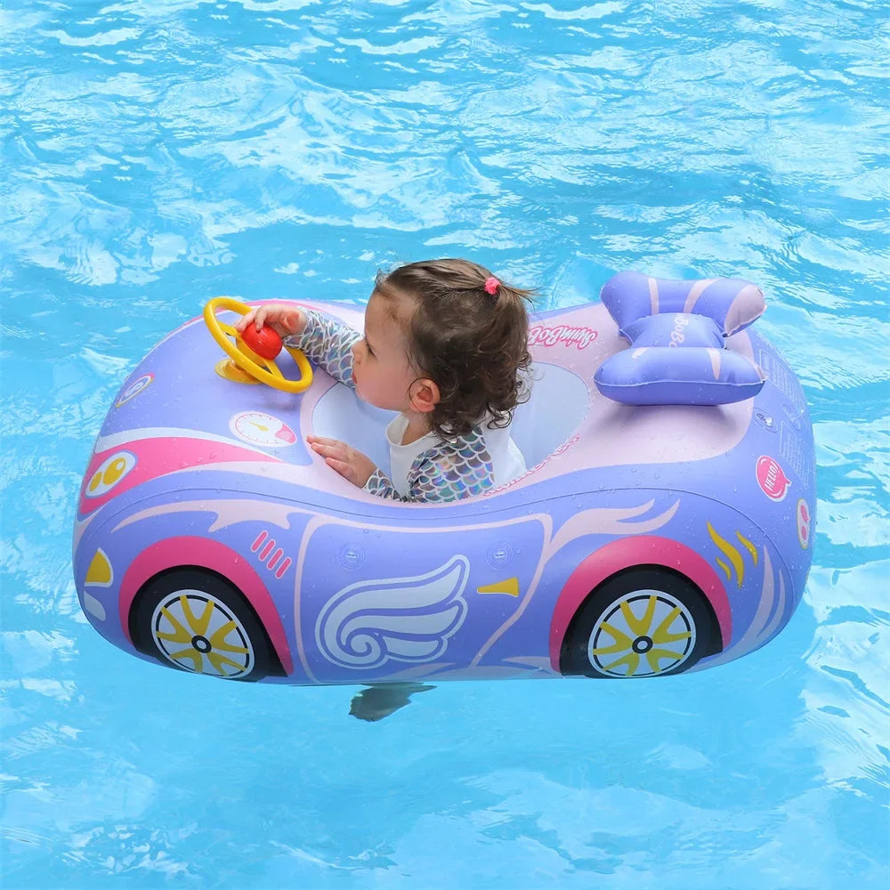 Sicherheitsschwimmring in Autoform für Kleinkinder im Schwimmbad oder am Strand voller Spaß und ohne Gefahr