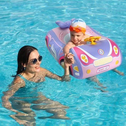 Sicherheitsschwimmring in Autoform für Kleinkinder im Schwimmbad oder am Strand voller Spaß und ohne Gefahr