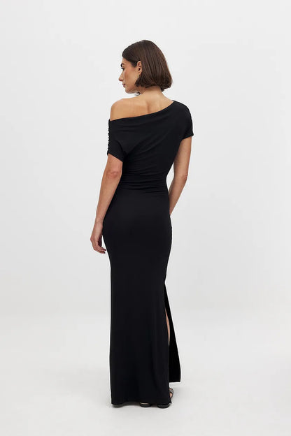 Alice - schickes One-Shoulder-Kleid mit Rüschendetail für einen raffinierten und glamourösen Look